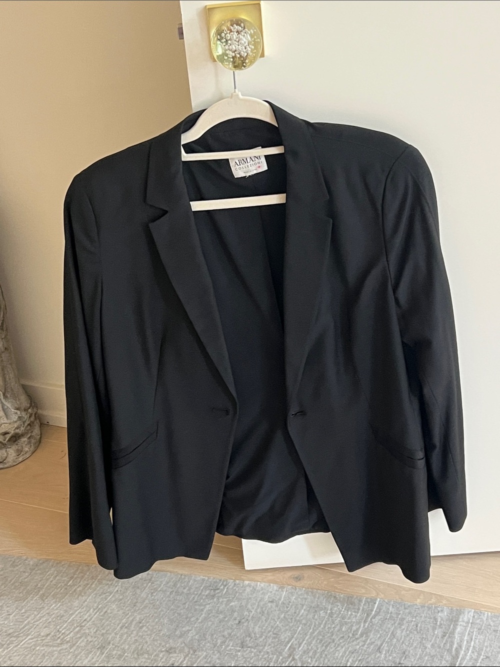 Armani Collezioni Womens Black Notch-Lapel Sport Coat. Needs gribbon for closure